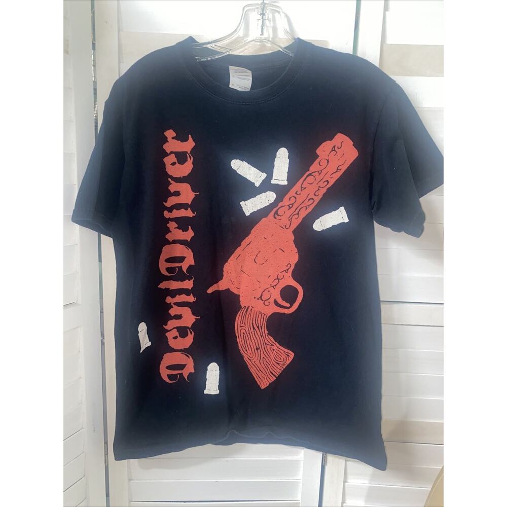 Men’s Devil Driver T-Shirt Sz Medium “Forgiveness Is A Sixgun” Metal Band Gildan